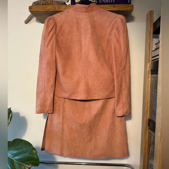 Vintage Women’s Suede Skirt Suit - Picture 2 of 8